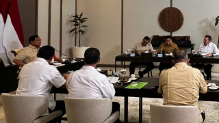 Rapat Terbatas di Hari Minggu, Presiden Prabowo Bahas Sejumlah Isu Strategis Nasional
