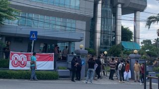AMMRB Gelar Aksi Demo Didepan Kantor PT PEG Tuntut Satgas PKH Sita Lahan Yang Di Gunakan PT AA